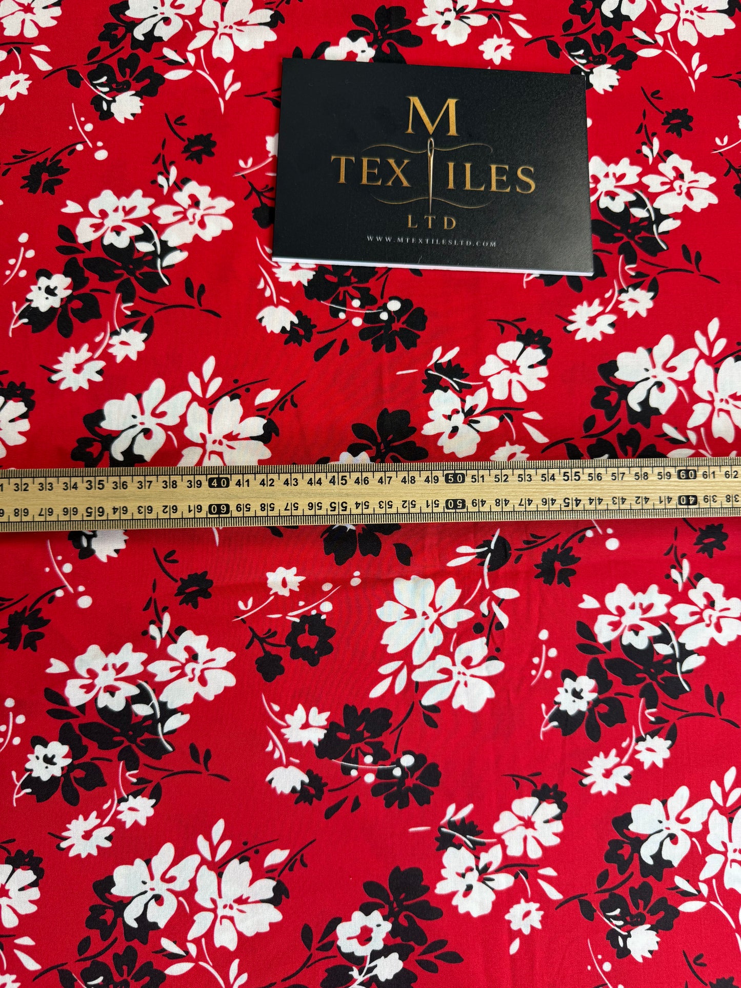 Bold Daisy Viscose Dress Fabric | Sold by the Metre