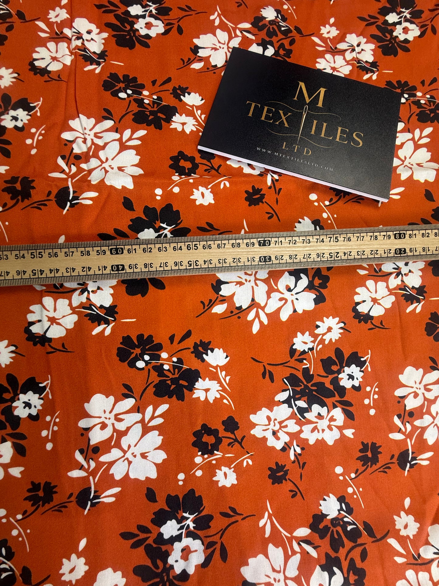Bold Daisy Viscose Dress Fabric | Sold by the Metre