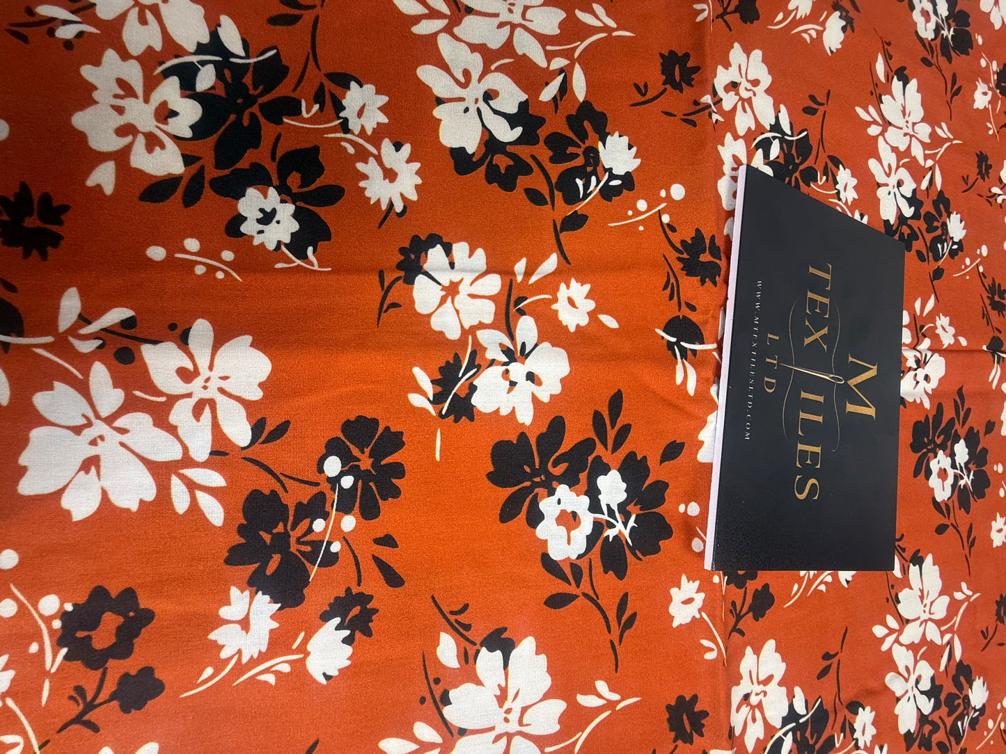 Bold Daisy Viscose Dress Fabric | Sold by the Metre